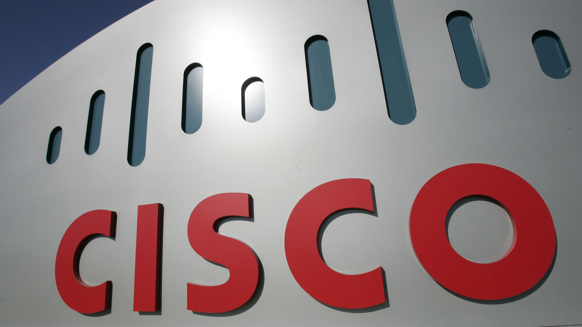Cisco ürünlerinde kritik zafiyet: Trust Anchor bypass edildi