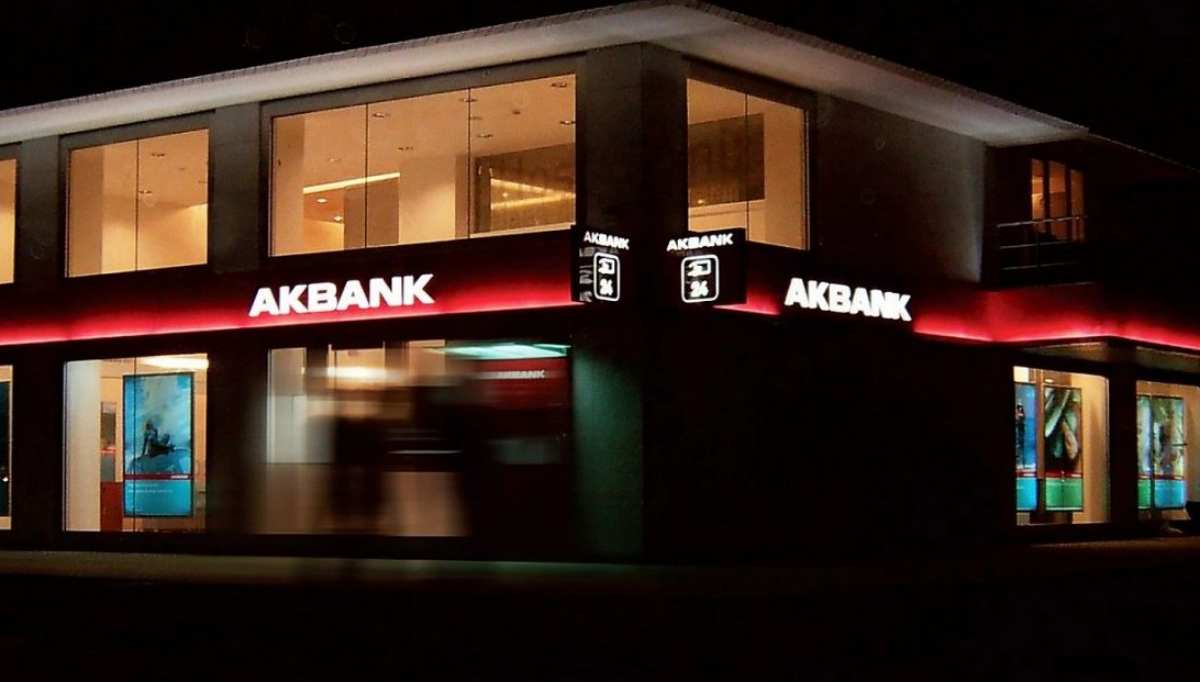 Akbank skandalının perde arkası: Krizin nedeni deneyimli personelin işten çıkarılması mı? 
