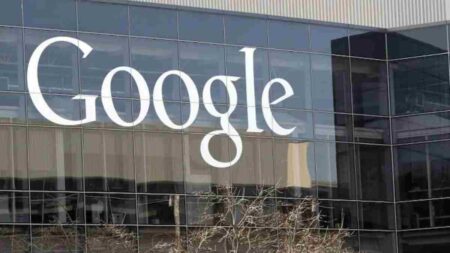 Filistin'i gözetlemeye karşı çıkan Google çalışanı, kovulmakla tehdit edildi